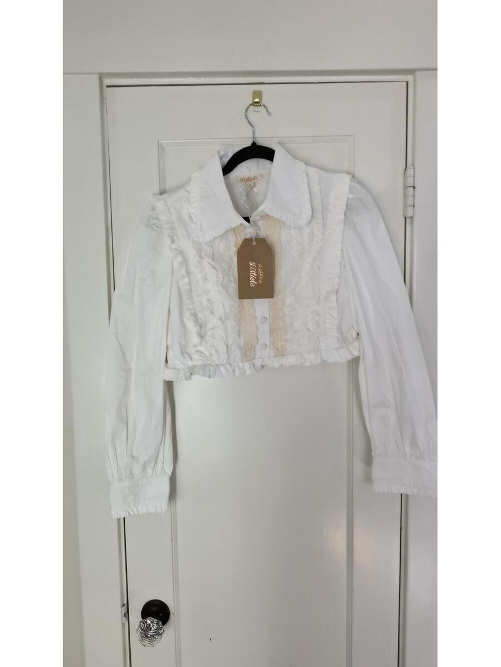 White Blouse Listicle L